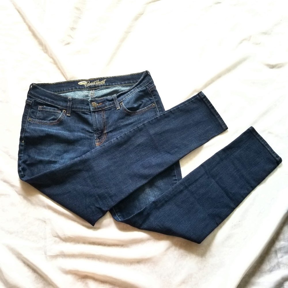 3/$20 Old Navy The SweetHeart Skinny Jean - 8 Short